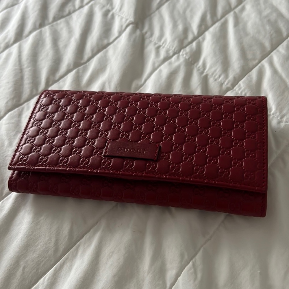 **Authentic** Gucci Wallet